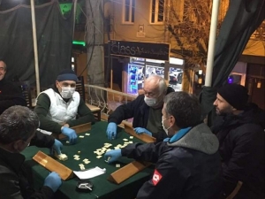 Maskeli Eldivenli Okey...