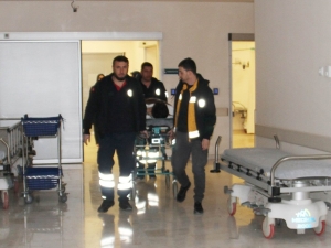 Afganlı Şahıs “Buraya Korona Virüsü Mü Getiriyorsunuz” Diye Bıçaklandı