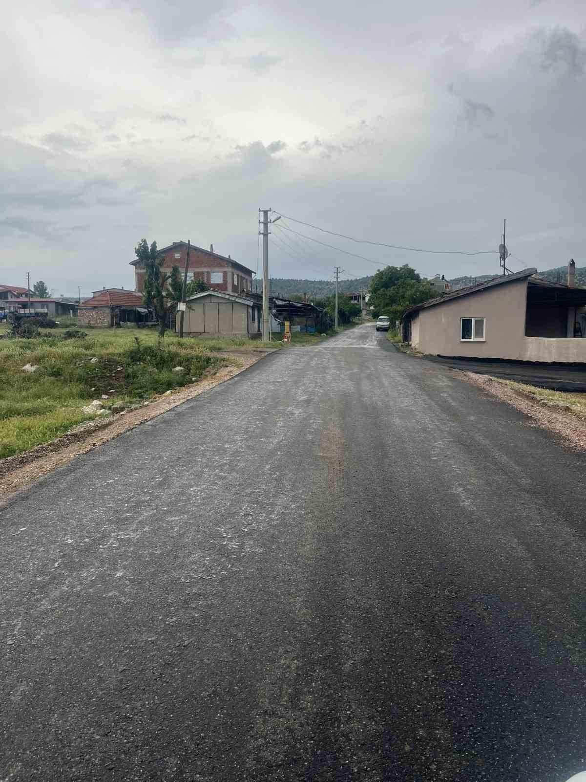 gediz-in-asikpasa-ve-yesilova-koylerinde-sicak-asfalt-sevinci