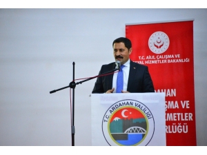 Ardahan’da ‘Koruyucu Aile Ve Evlat Edinme’ Konusulu Bilgilendirme Toplantısı