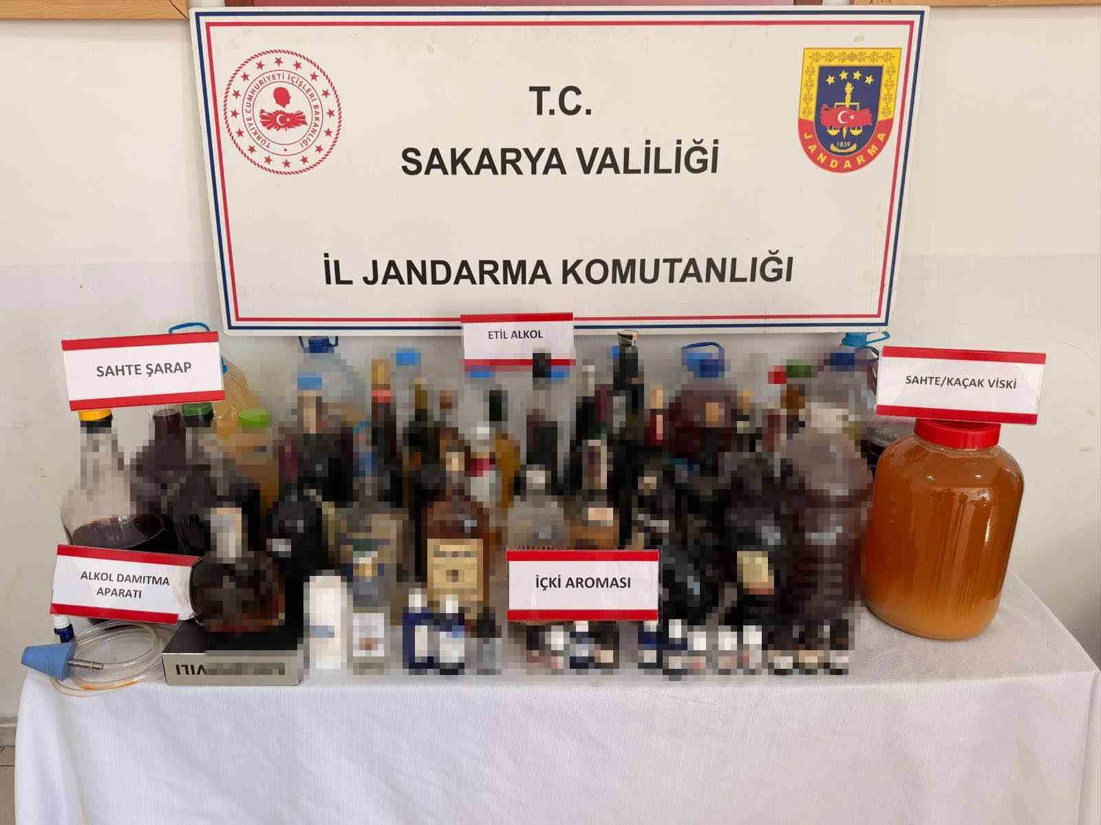 sakarya-da-jandarmadan-sahte-alkol-operasyonu-5-gozalti