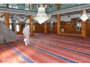 Camilerde Cuma Namazı Öncesi "Korona Virüs" Önlemi