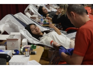 Beü’deki Kan Bağış Kampanyasında 1704 Ünite Kan Bağışlandı