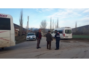 Şuhut’ta Jandarma Ekipleri Okul Servislerini Denetledi