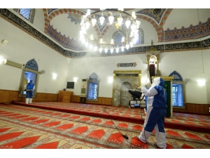 Yaşlı Ve Komşu Evleri Tatil Edildi Konserler Ertelendi