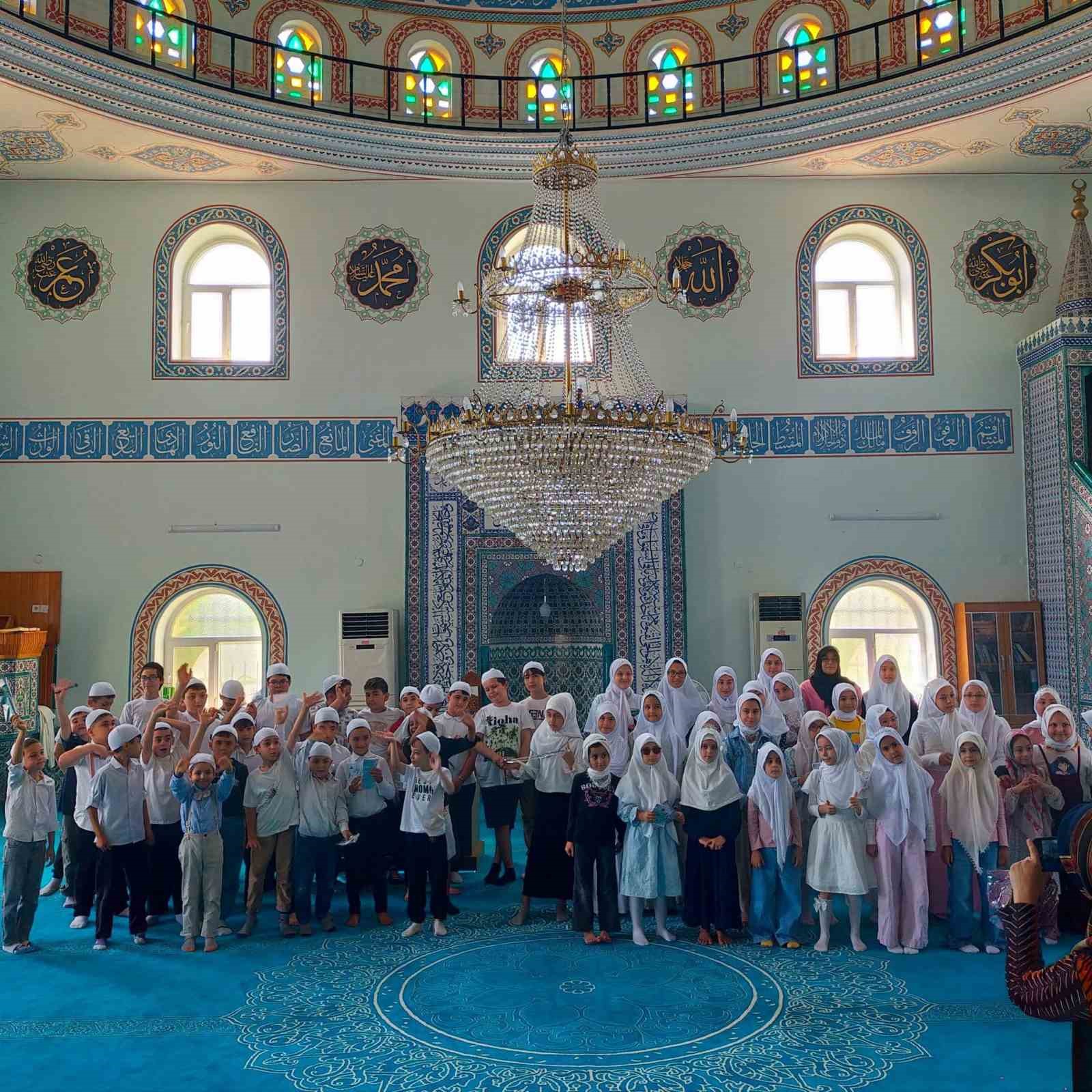 basaran-mahallesi-nde-yaz-kur-an-kursu-coskulu-programla-sona-erdi