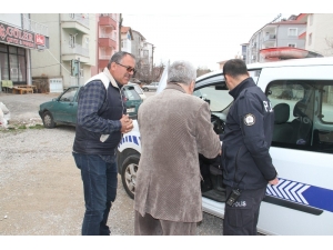 Emekli Öğretmen Dolandırılmaktan Son Anda Kurtuldu