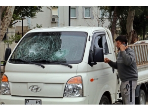 Tartıştığı Akrabasına Kızdı, Sinirini Emanet Kamyonetten Çıkardı