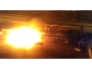 Pazar Yerinde Çıkan Yangında Tezgahlar Kullanılmaz Hale Geldi