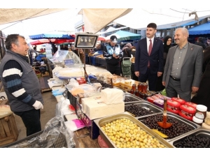 Başkan Büyükgöz Cuma Pazarında