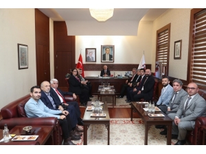 Vali Çakacak Chp İl Yönetim Kurulu Üyelerini Kabul Etti