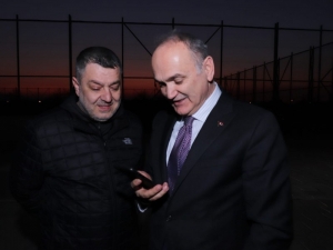 Başkan Özlü Lösemi Hastası Emirhan İle Görüştü