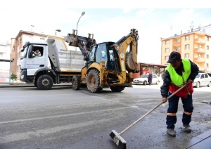 Yakutiye Belediyesi Bahar Temizliğine Başladı