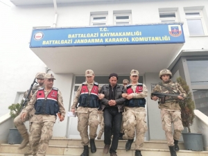 Muhtara, Sosyal Medyadan Hakaret Tutuklanması