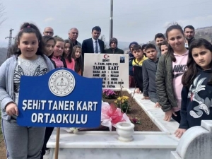 Adını Taşıdığı Okul, Kabrini Ziyaret Etti