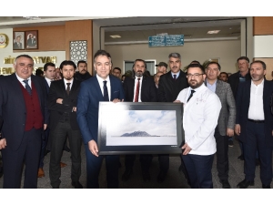 Neşter Tutan Eller Bitlis’in Güzelliklerini Fotoğrafladı