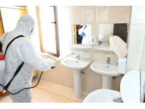 Karabük’te Huzur Evi Ve Çocuk Evleri Tren Garı Dezenfekte Edildi