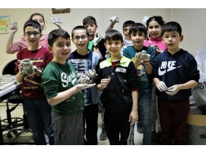 Minikler Hünerlerini Çamurda Sergiliyor