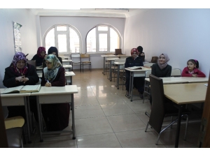 Elazığ’da İşitme Engelliler, İşaret Diliyle Kur’an-ı Kerim Öğreniyor