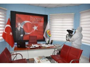 Tarsus Belediyesi, Kentin Dört Bir Yanında İlaçlama Yapıyor