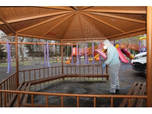 Melikgazi’de Okullar Ve Parklar İlaçlanıyor