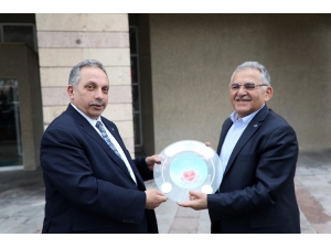 Başkan Yalçın’dan Tıp Bayramı Hediyesi