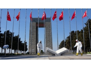 Şehitler Abidesi Dezenfekte Ediliyor