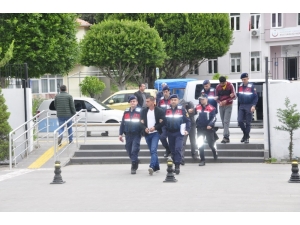 Cinayet Zanlısı Suç Makinesi 2 Tabanca, Bir Tüfek, Uyuşturucu Ve 4 Sahte Plaka İle Yakalandı