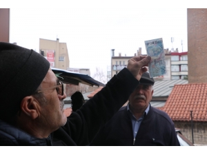 Engelli Satıcıya Da Acımadılar