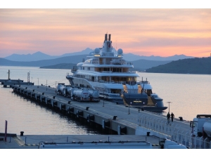 Dubai Şeyhi’nin Yatına 2 Milyon 200 Bin Liralık Yakıt