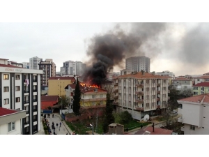 Tuzla’da 3 Binanın Çatı Katları Alev Alev Yandı