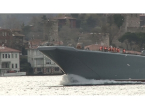 Rus Savaş Gemisi "Caesar Kunikov" İstanbul Boğazı’ndan Geçti