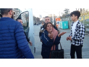 Taksim’de Yürüyen Merdivende Cüzdan Hırsızlığı