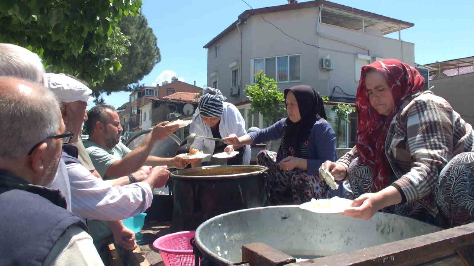 balikesir-de-30-yillik-mahalle-hayri-yapildi