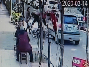 Motosikletli Gençler Ölümden Kıl Payı Kurtuldu