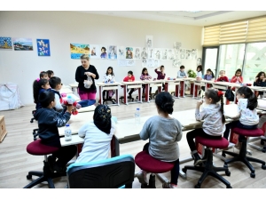 Başkentli Miniklerden Depremzede Çocuklara "Dostluk Bebekleri"