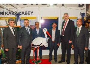 Karacabey’de Fuarın Gözdeleri Adem Amca Ve Çorapçı Parlak Oldu