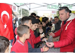 Muhtar Fırsatçılara İnat Kolonyayı 1 Liraya Sattı