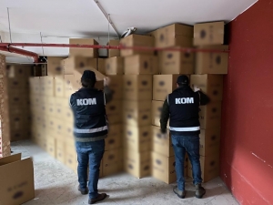Esenyurt’ta Rezidansa Kaçak Tütün Operasyonu: 6 Gözaltı