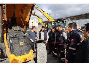Pamukkale Belediyesi Ağır Vasıta Ve İş Makinesi Operatörlerine Eğitim Verdi