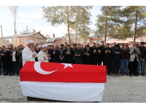 Çığ Faciasında Hayatını Kaybeden İtfaiyeci Toprağa Verildi
