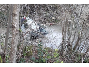 Ordu’da Otomobil Dereye Uçtu: 4 Yaralı