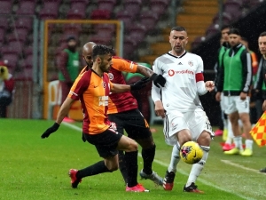 Burak Yılmaz, Antalya Maçında Cezalı