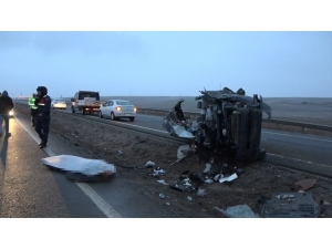 Hafif Ticari Araç Yolcu Otobüsüne Çarptı: 1 Ölü, 1 Yaralı