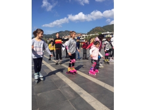 Marmaris’te Çocuklarla Paten Etkinliği