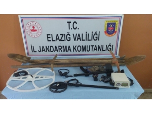 Elazığ’da Kaçak Kazı Yapan 8 Şahıs Yakalandı