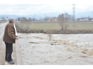 Karlar Eridi, Çaylar Coştu