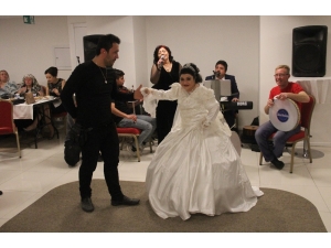 Down Sendromlu Ebru’nun Gelinlik Ve Kına Gecesi Hayali Gerçekleşti