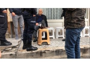 Kahvede Otururken Tabancayla Vuruldu