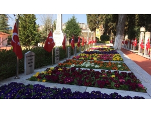 Namazgah Şehitliği 18 Mart’a Hazırlandı